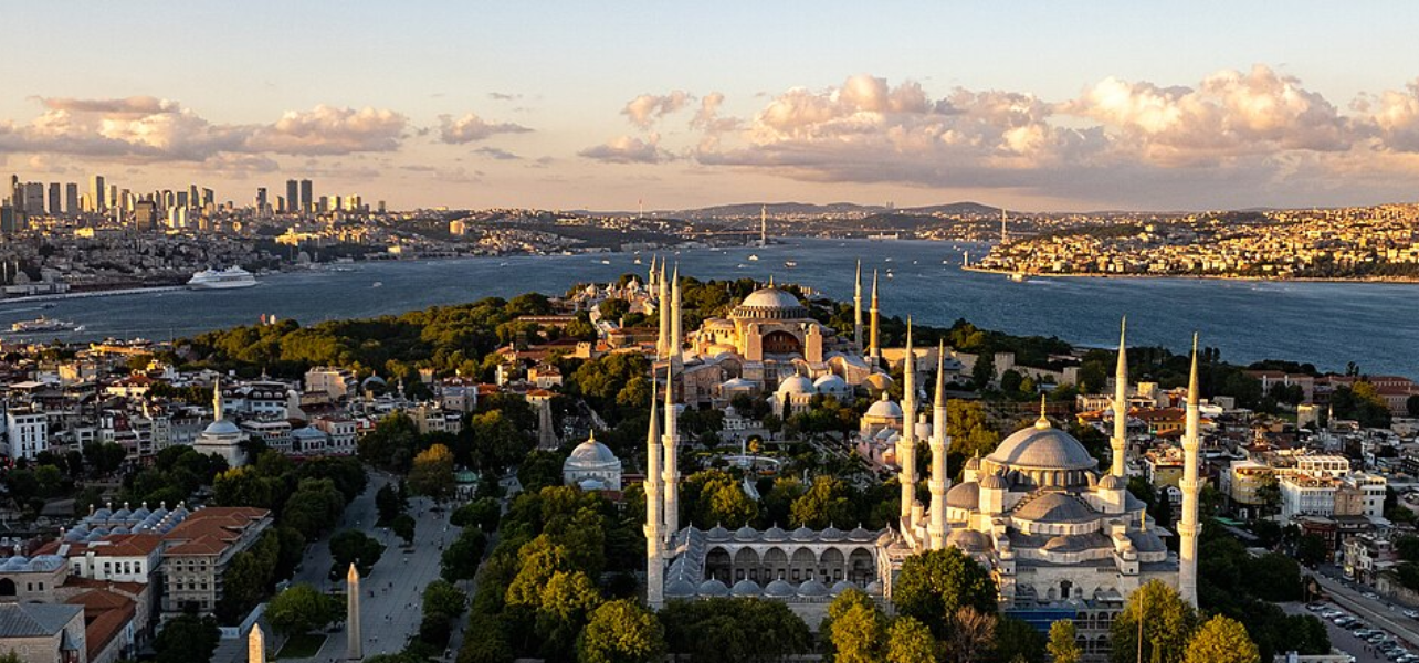 8-Hour Private Car Hire in Istanbul – 100 KM Limit, Max Stops
